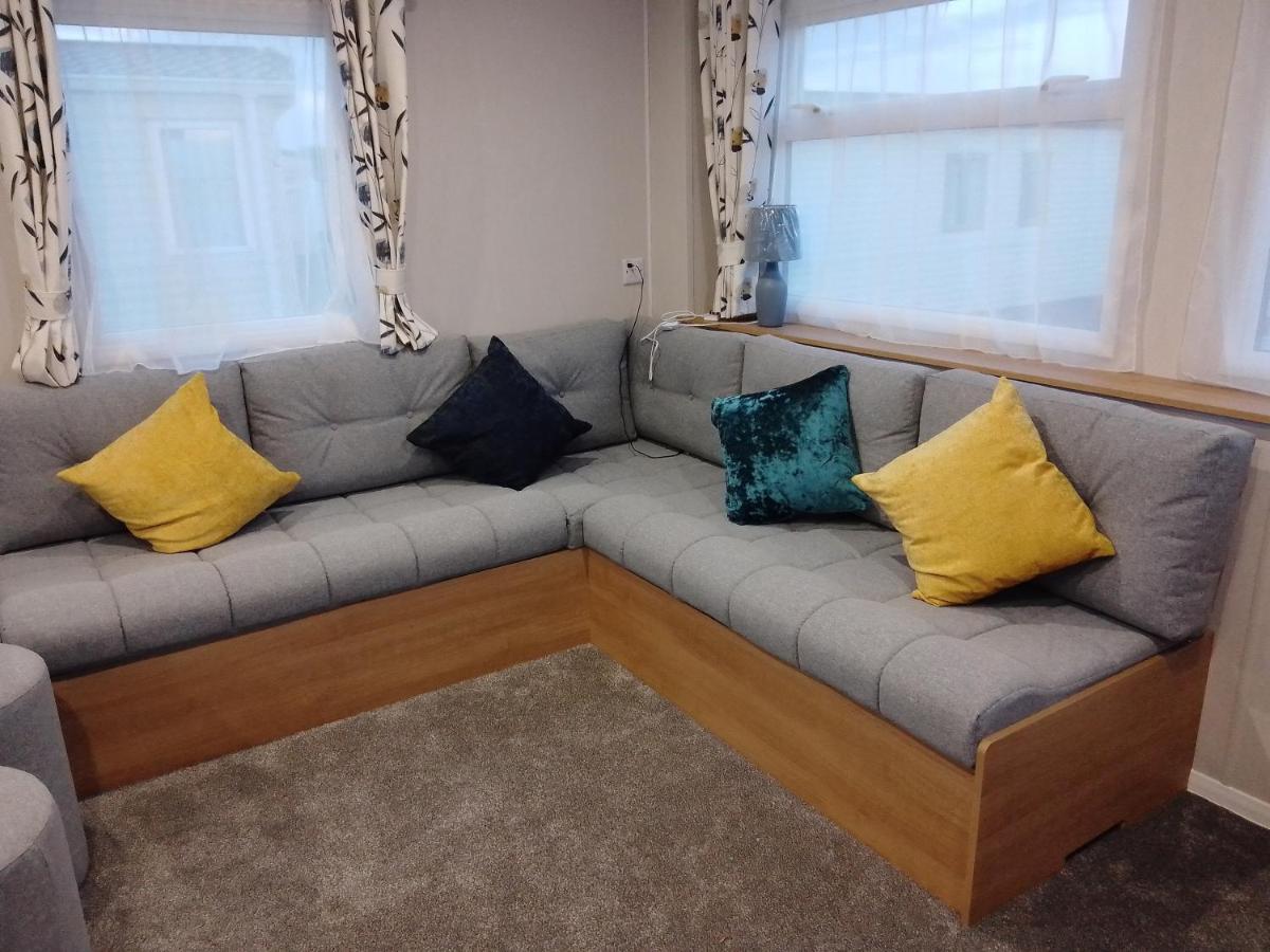 3 Bed ,Sleeps 8 Caravan California Cliffs Holiday Park Scratby Eksteriør billede